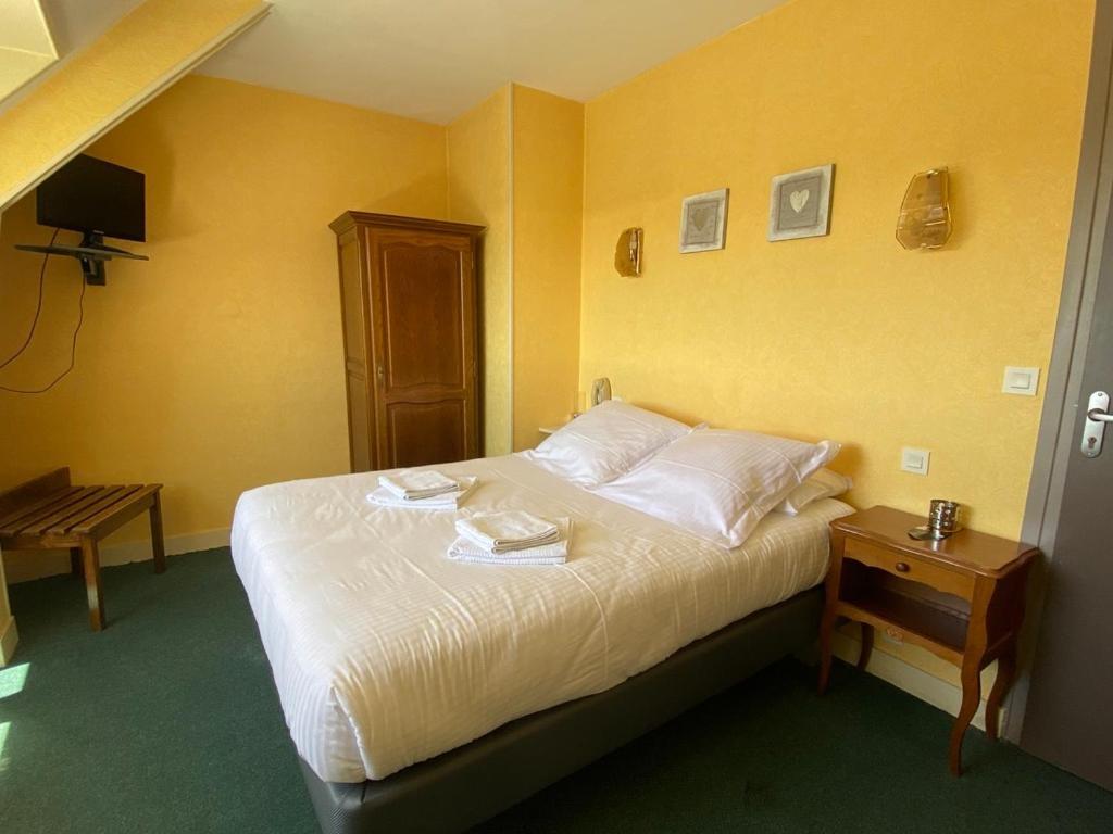 Hotel De La Poste Фалез Экстерьер фото