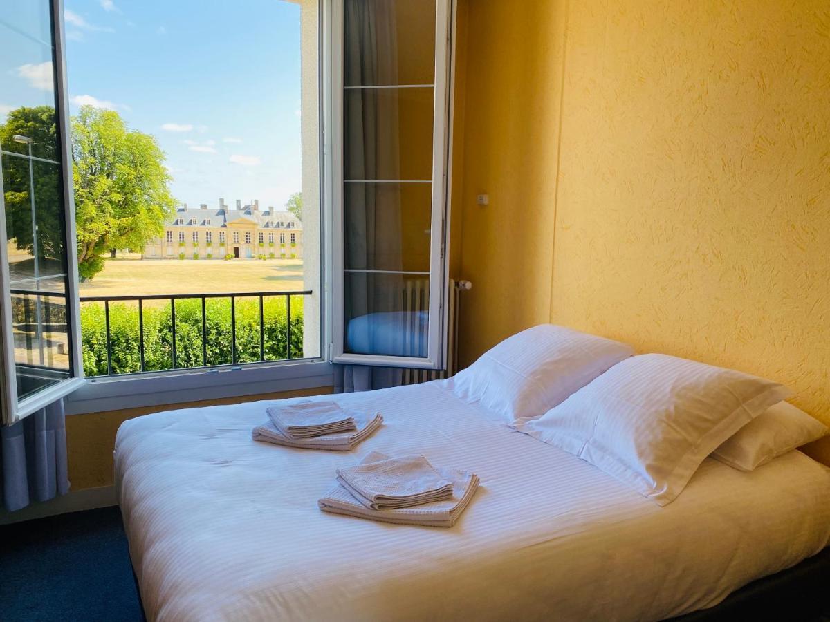 Hotel De La Poste Фалез Экстерьер фото